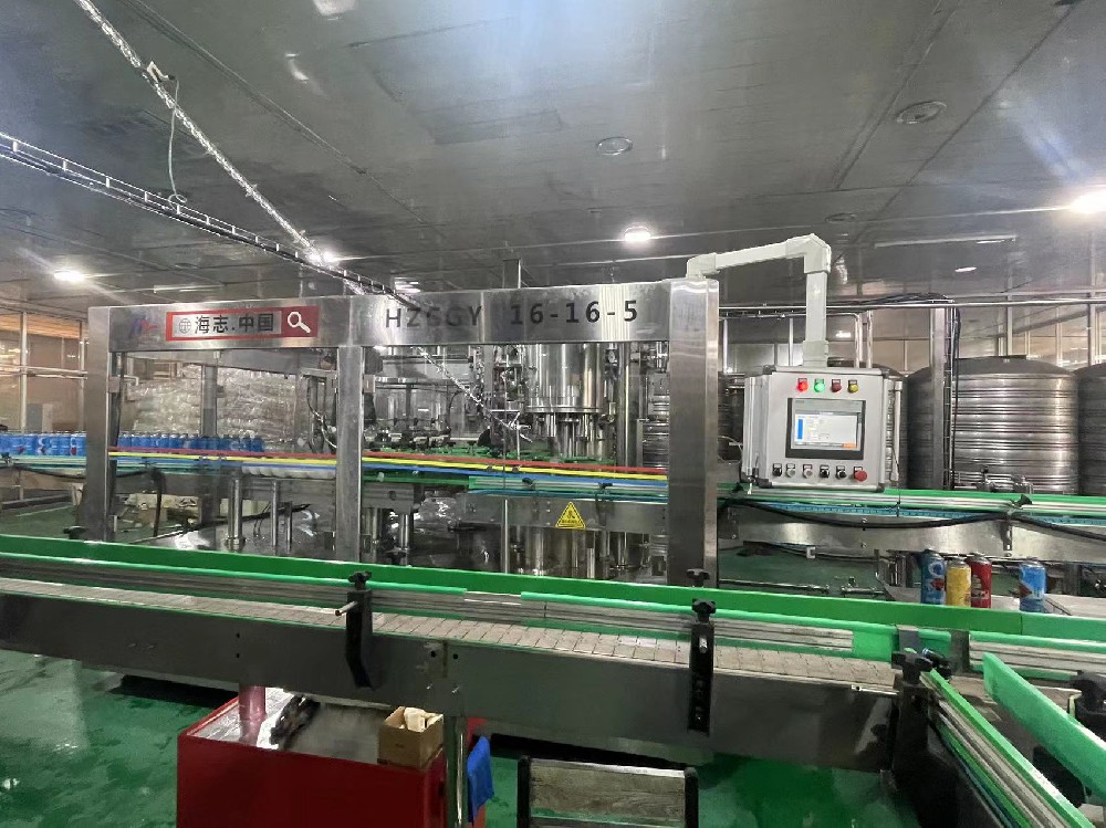 啤酒三合一灌裝機(jī)【沖洗灌裝壓蓋三合一自動灌裝線】
